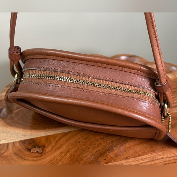 Vintage COACH Abbie British Tan Leather Crossbody 9017 - Picture 6 of 17